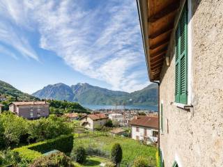 La vista verso lago dal balcone