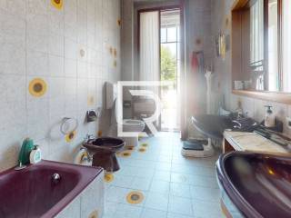 QUADRILOCALE-IN-ZONA-SAN-DOMENICO-Bathroom