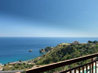 La vista sul mare dal terrazzo