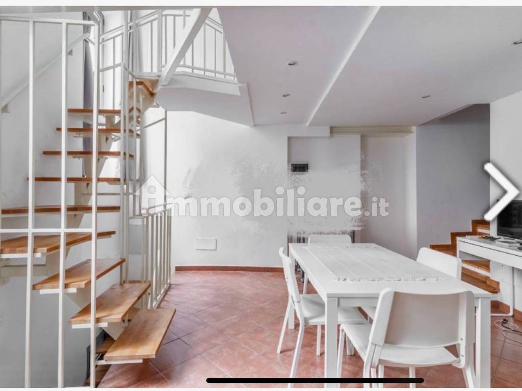 Rent Apartment Milan. 3room flat in via Giulio Carcano 21. Excellent