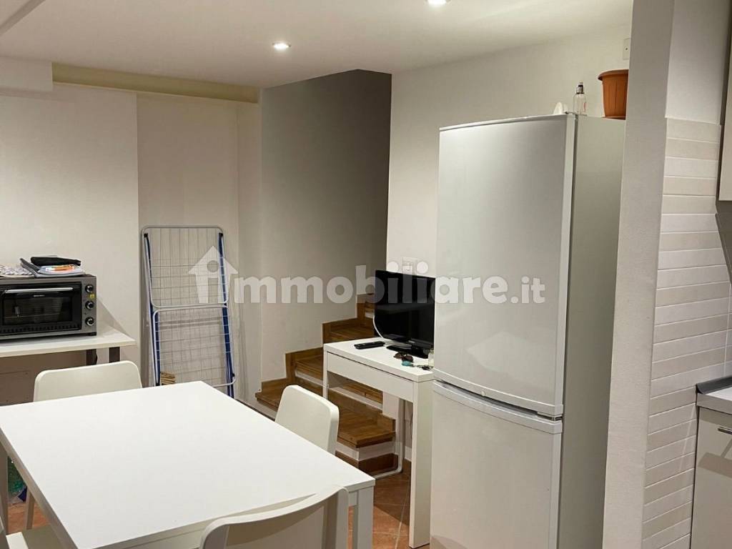 Rent Apartment Milan. 3room flat in via Giulio Carcano 21. Excellent