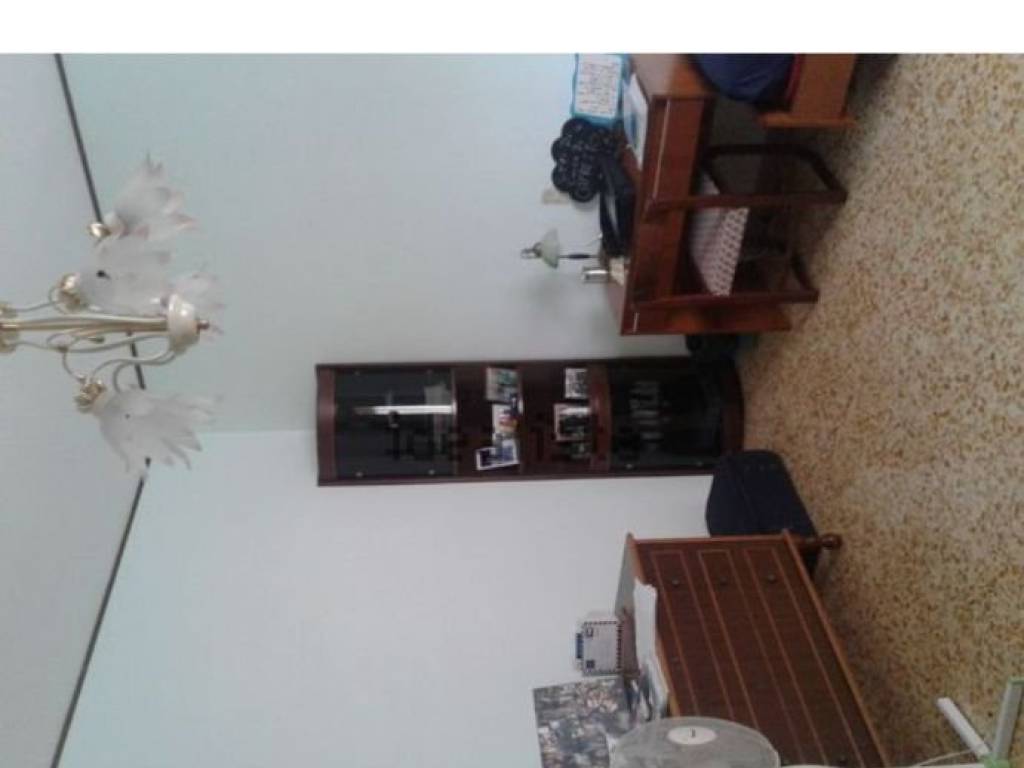 Stanza singola via attilio tibollo 8, foggia