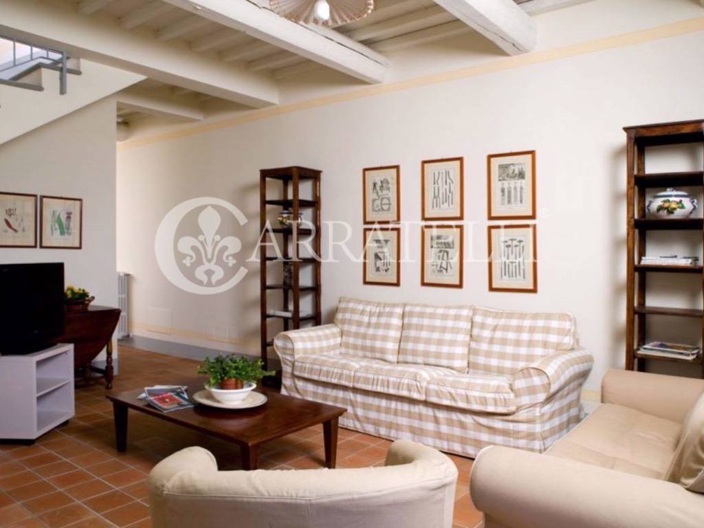 Borgo con giardino e piscine sulle colline Toscane