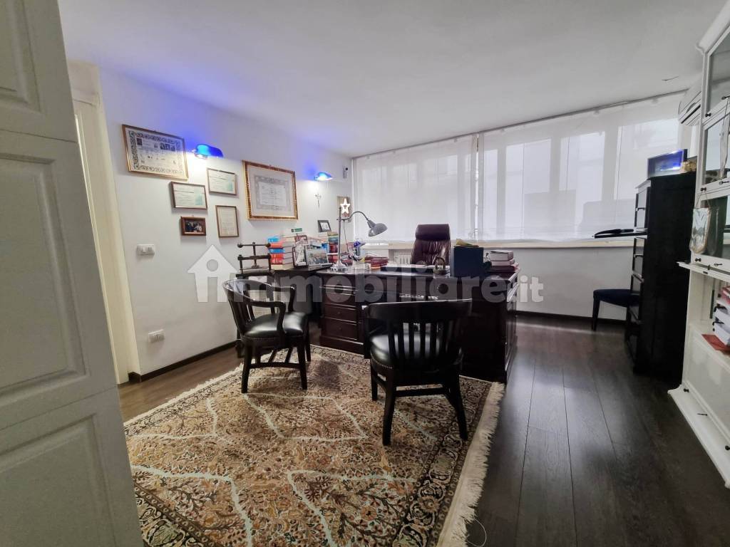 Ufficio - Studio via 20 Settembre, Andria, Rif. 111038423 - Immobiliare.it