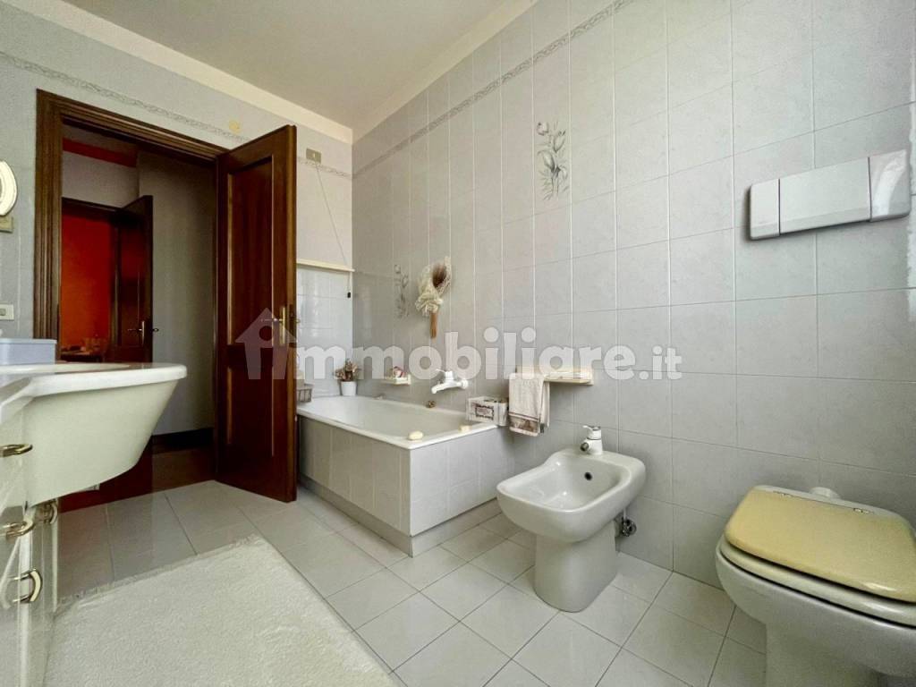 16 bagno padronale 2   camera