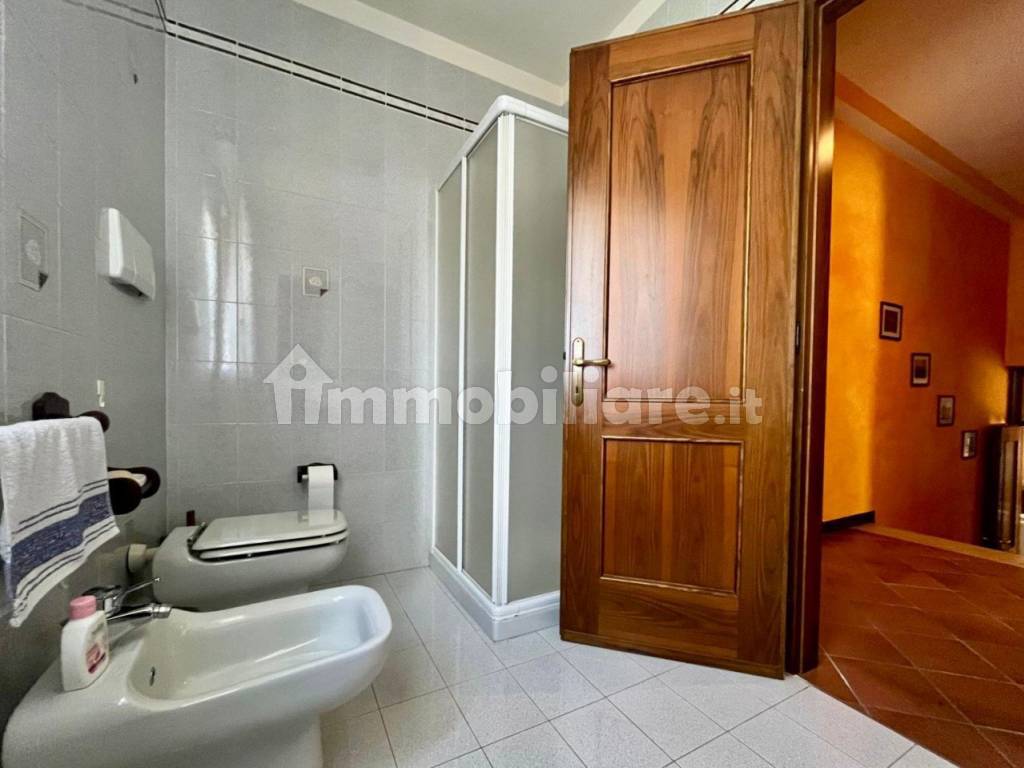 17 bagno di servizio