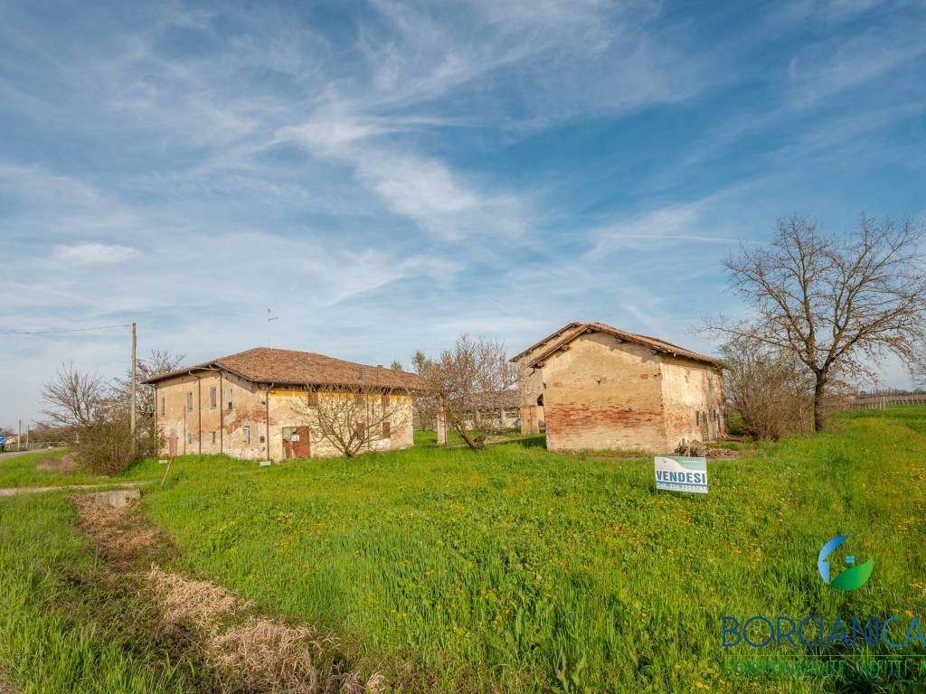 INGRESSO AREA TRE RUSTICI