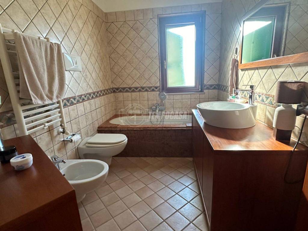 bagno primo piano  (1)