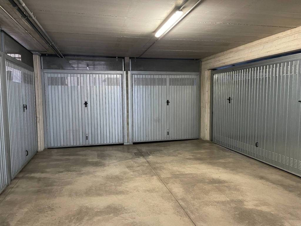 Garage - box via san gottardo, san biagio, monza