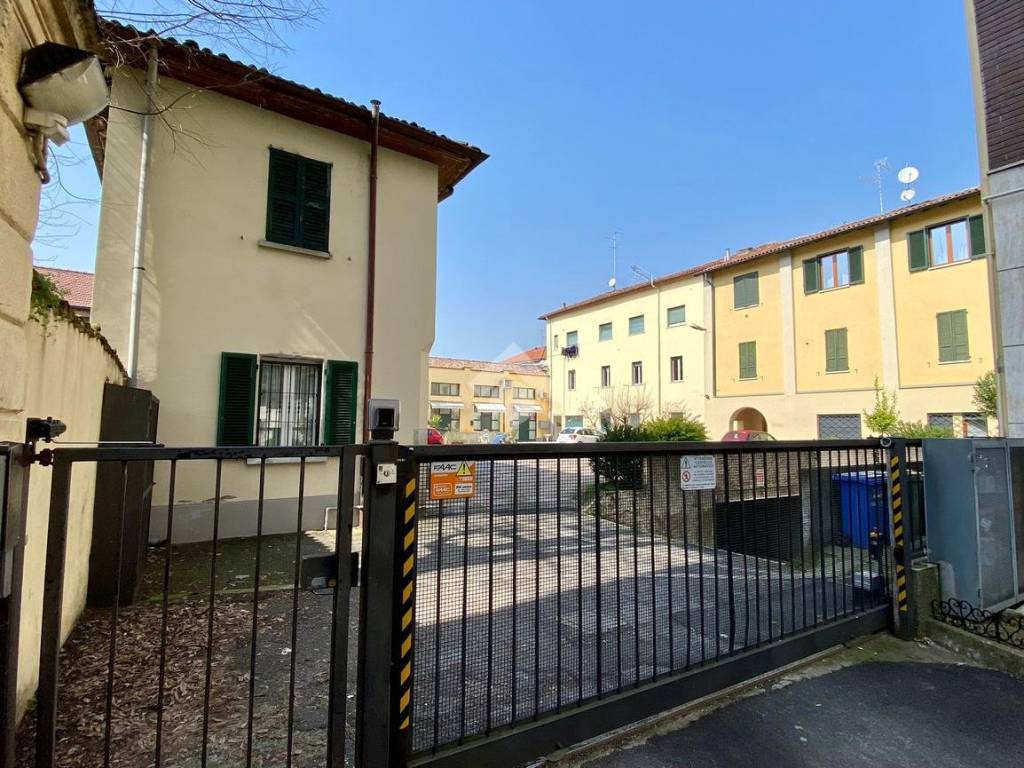 Bilocale viale alcide de gasperi 10, treviglio