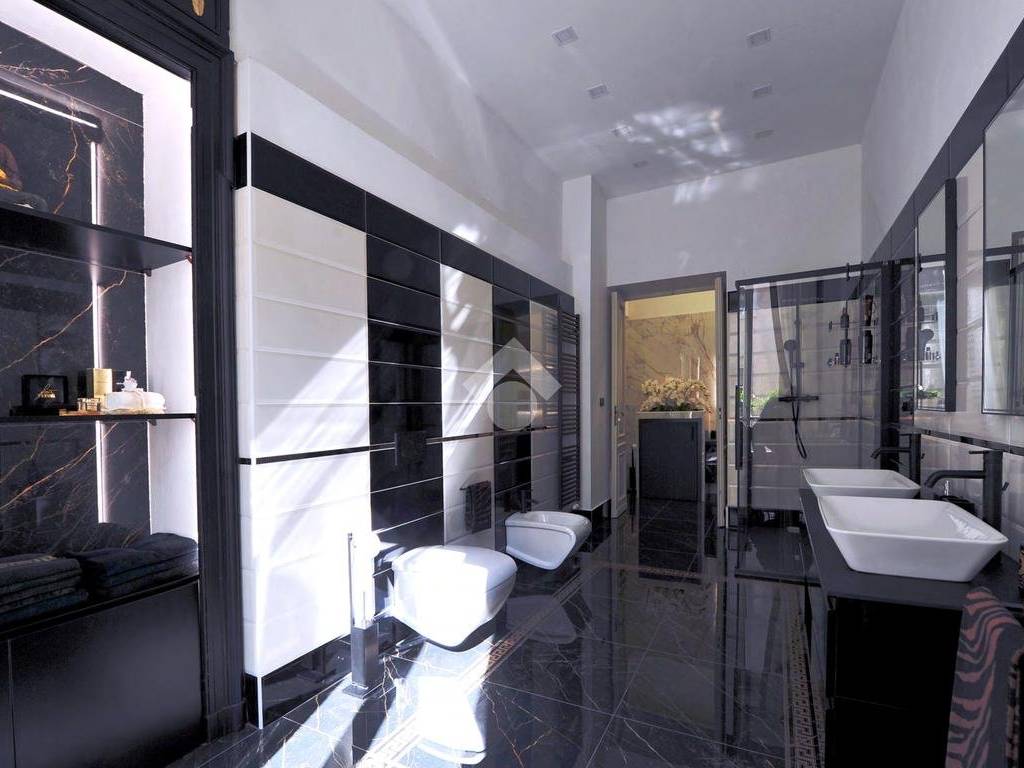 sala da bagno design Versace