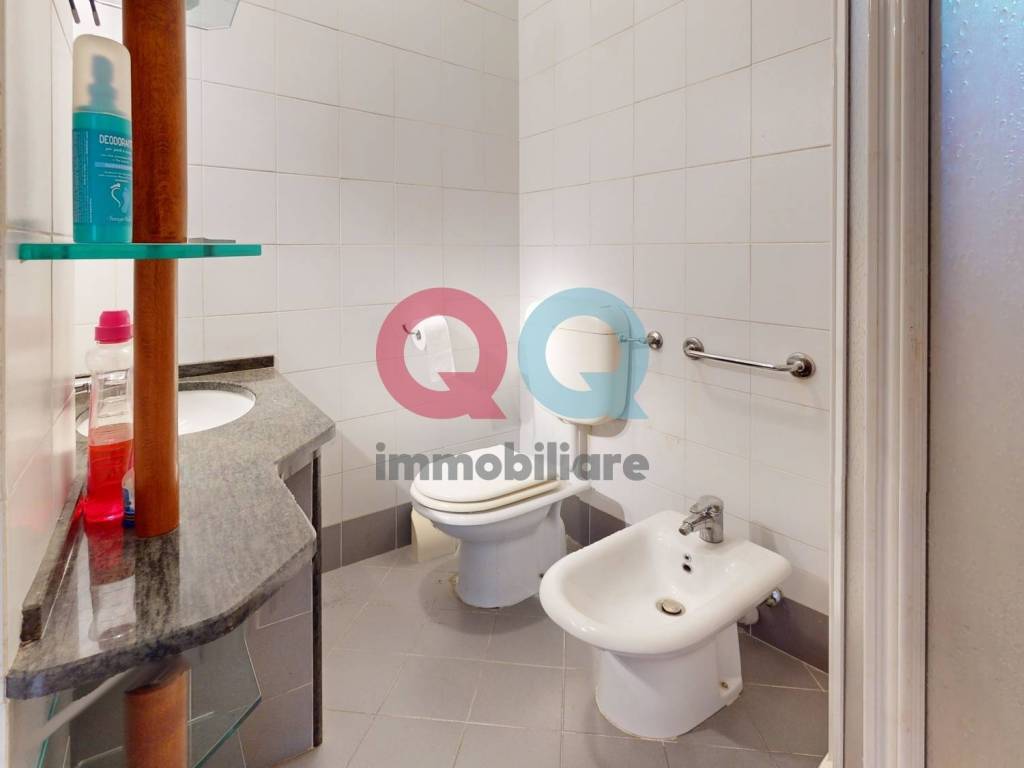 Bagno - Camera matrimoniale - Disimpegno - QQ-GAB-1385