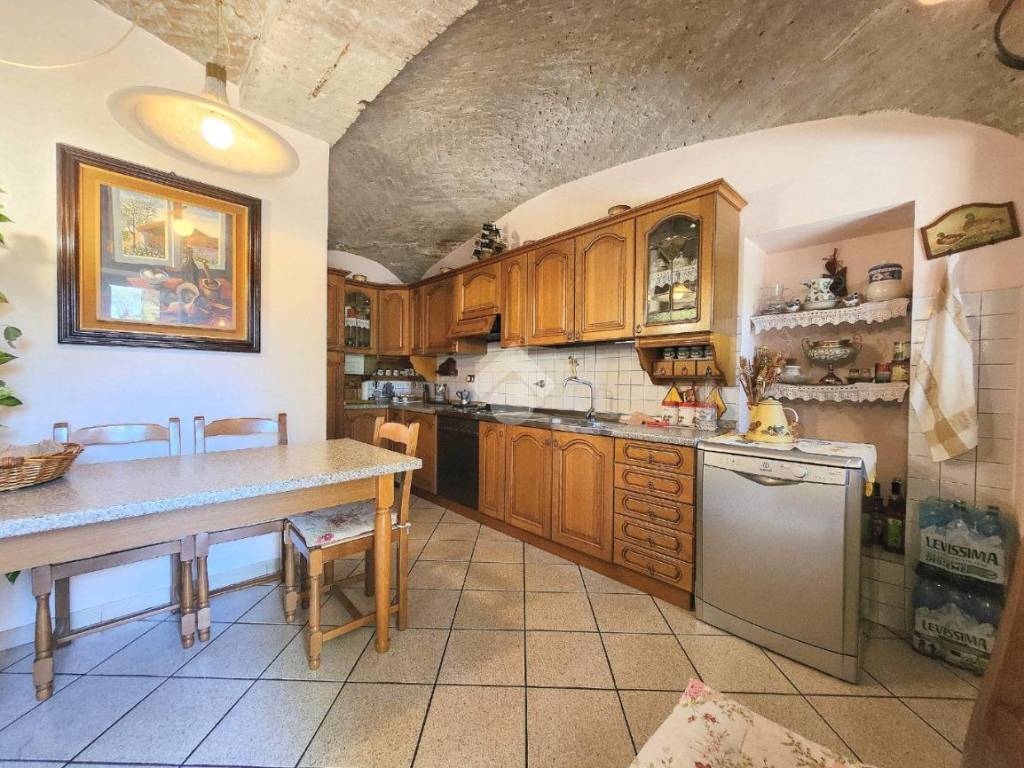 soggiorno living con cucina a vista