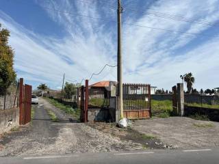magazzino con terreno
