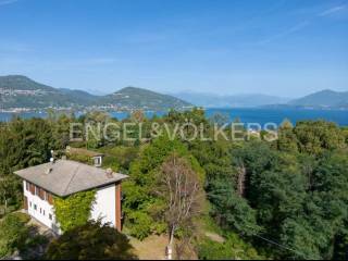 Foto - Vendita villa con giardino, Ranco, Lago Maggiore