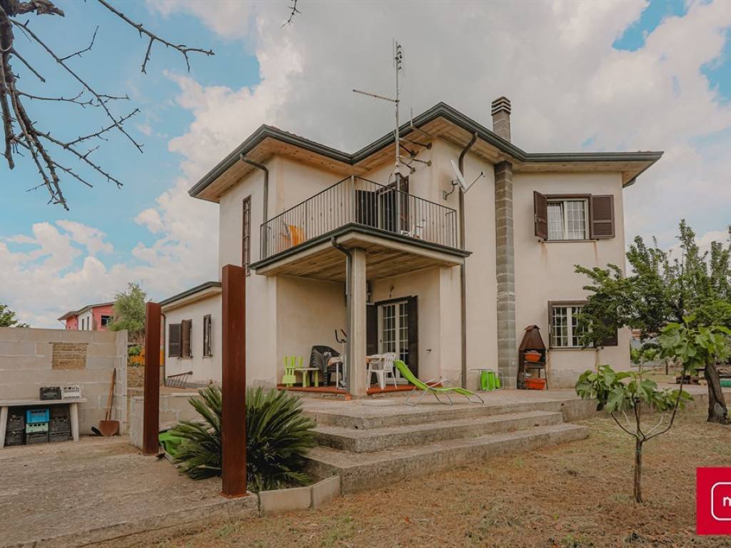 Vendita Villa unifamiliare in via Enrico Berlinguer 46 Zagarolo. Buono ...