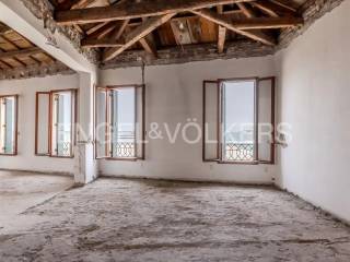 3-room flat Riva dei Sette Martiri, Arsenale - Giardini della Biennale, Venice