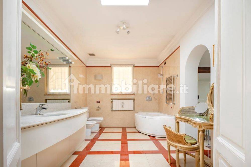 Rent Apartment in villa in via Mosè Bianchi 73 Milan. Excellent ...