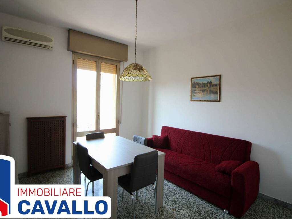 Rent Apartment Bologna. 2room flat in via Bellaria. Good condition