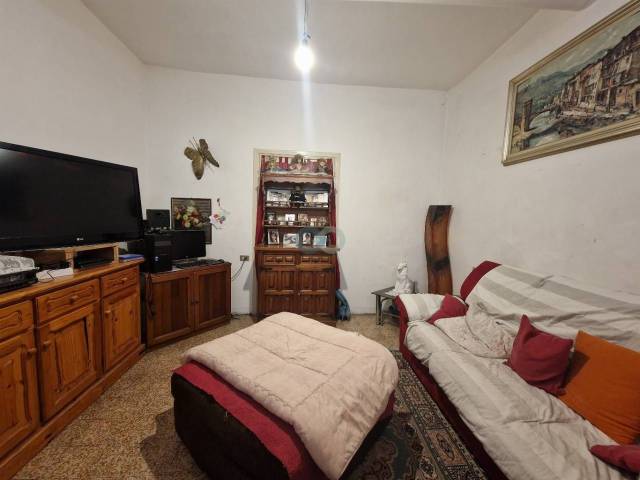 Porzione di casa indipendente con corte privata 13