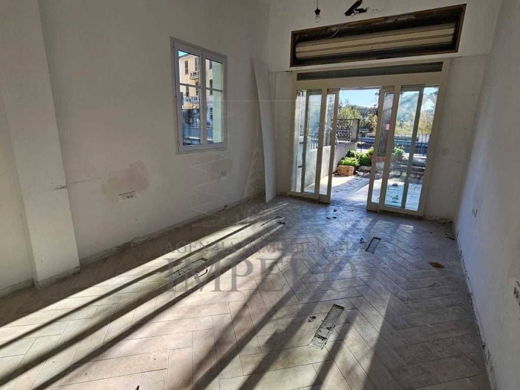 Locale commerciale corso nizza 97f, latte, ville, ventimiglia