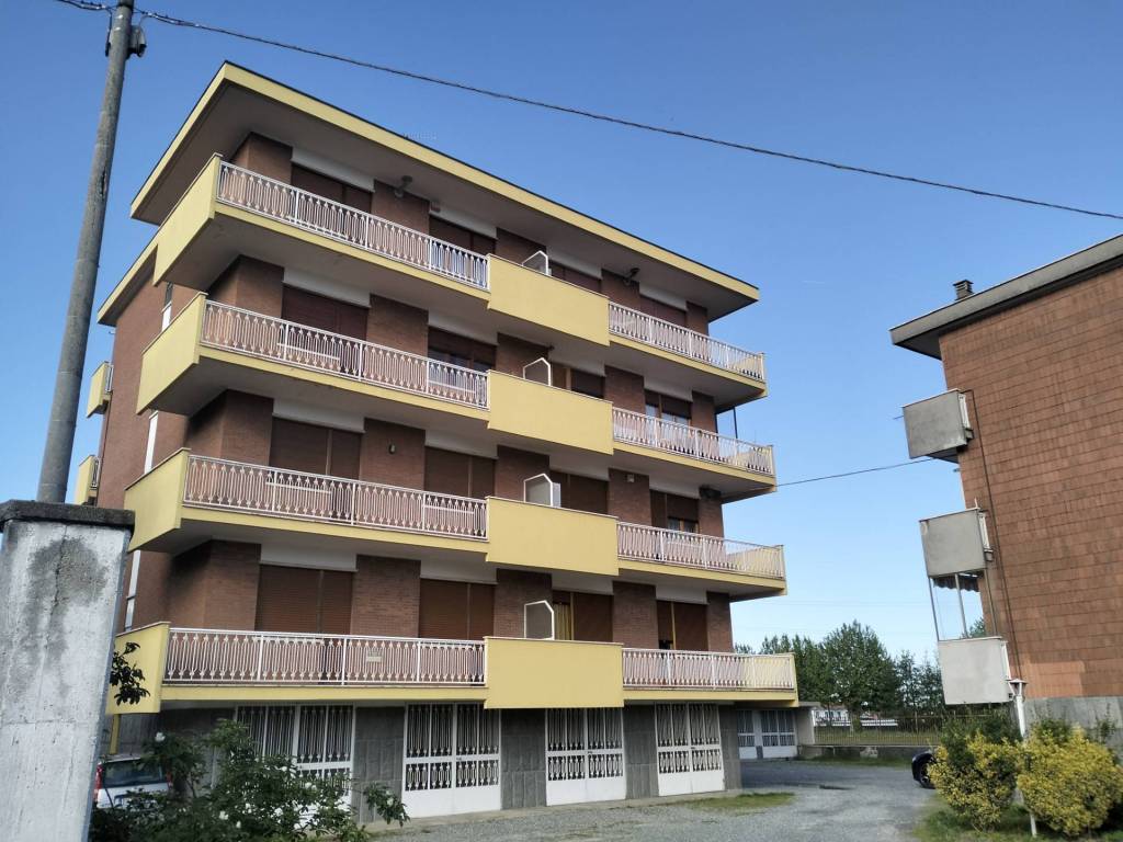 Palazzina dall'ingresso cortile