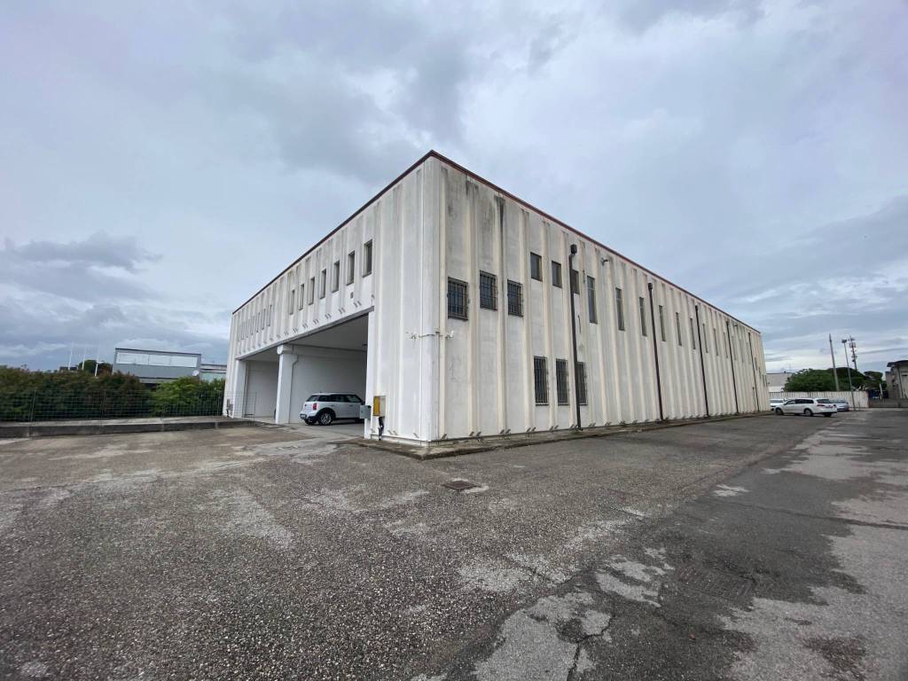 Capannone via della tecnica, centro storico, rovigo