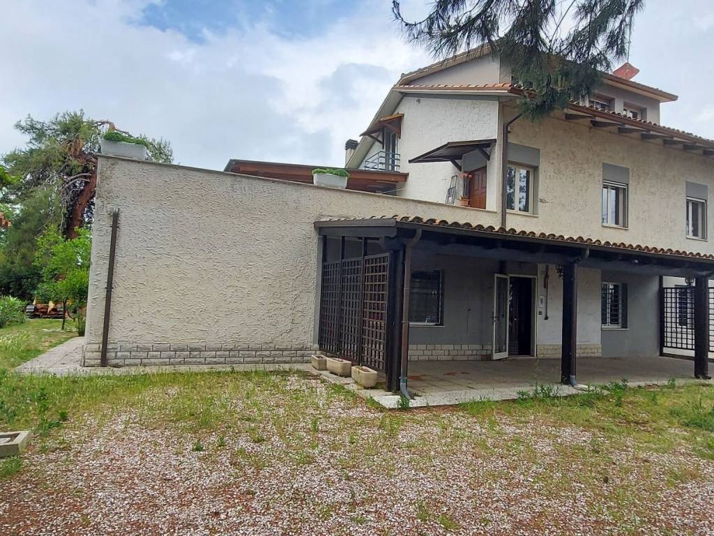 Villa bifamiliare strada di roncosambaccio, trebbiantico, pesaro