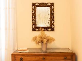 cassettone con specchio della cameretta