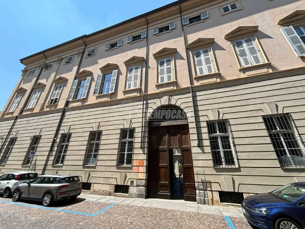 Trilocale via goffredo mameli, centro, casale monferrato
