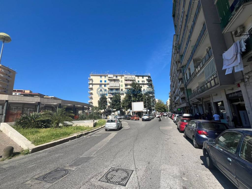 Locale commerciale largo alessandro lala, fuorigrotta, napoli