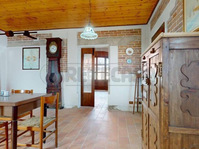 Casa-affiancata-dal-carattere-unico-San-Martino-di