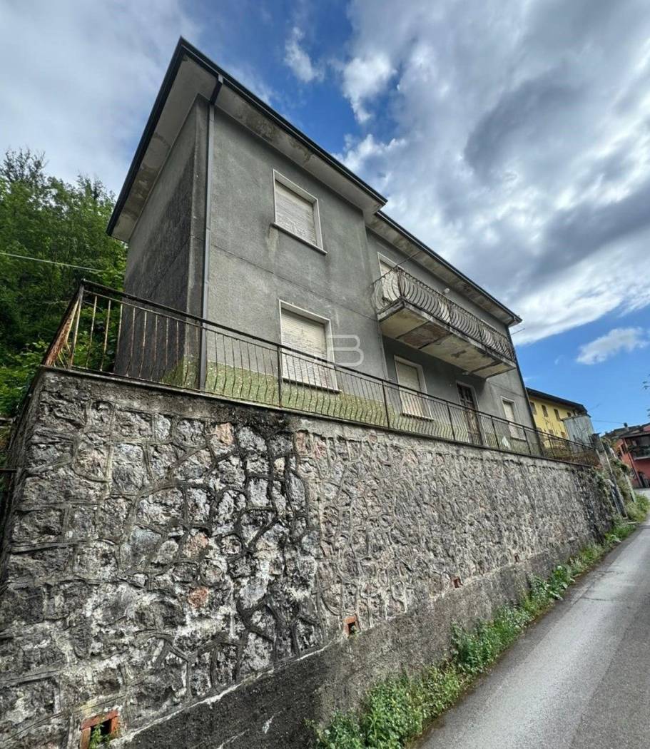 Villa in vendita a Massa