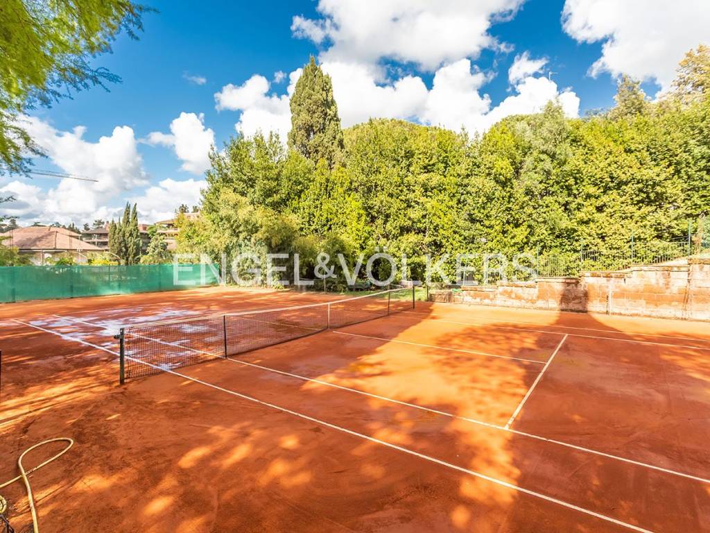 Campo da tennis condominiale