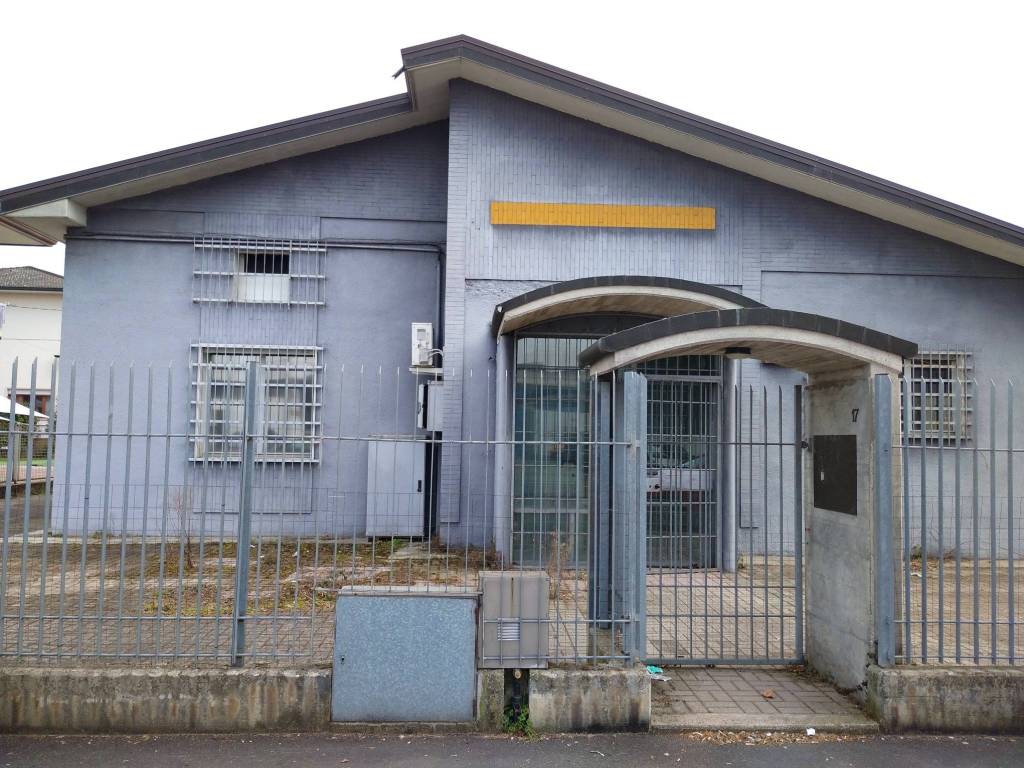 Capannone via dell'artigianato 17, ferrovieri - sant'agostino, vicenza