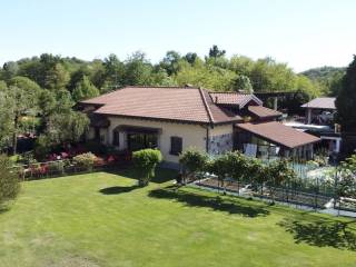 Foto - Vendita villa con giardino, Invorio, Lago Maggiore