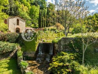 Casale con giardino da favola vicino a Firenze