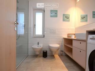 13 AUR1480-1 Bathroom web