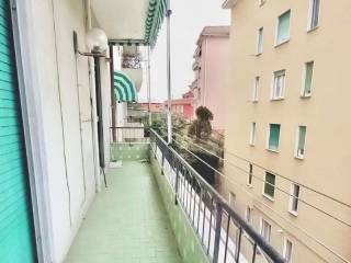 appartamento con balconata in vendita genova pegli