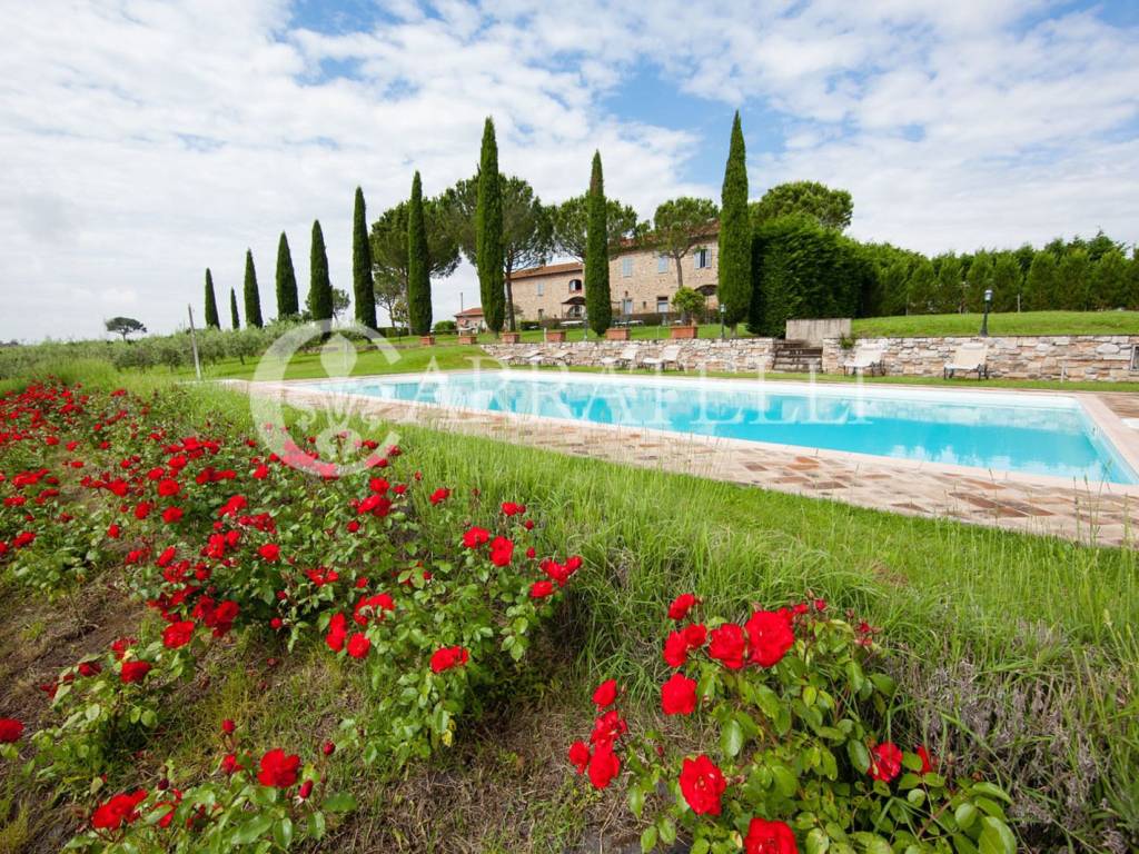 Villa con piscine e parco a Castiglion Fiorentino
