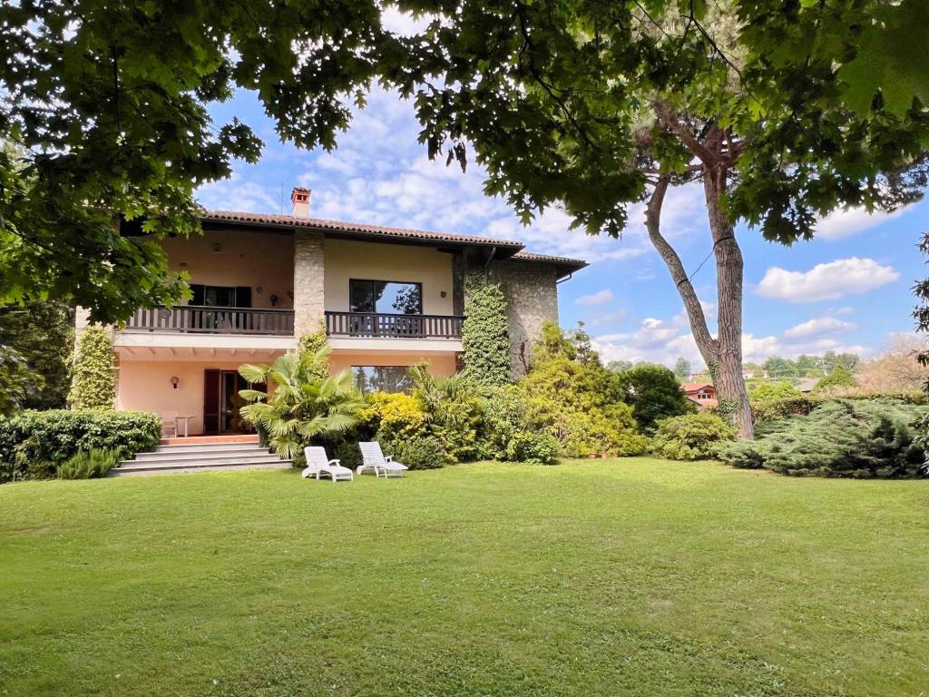 Villa unifamiliare, buono stato, 657 m², centro, merate