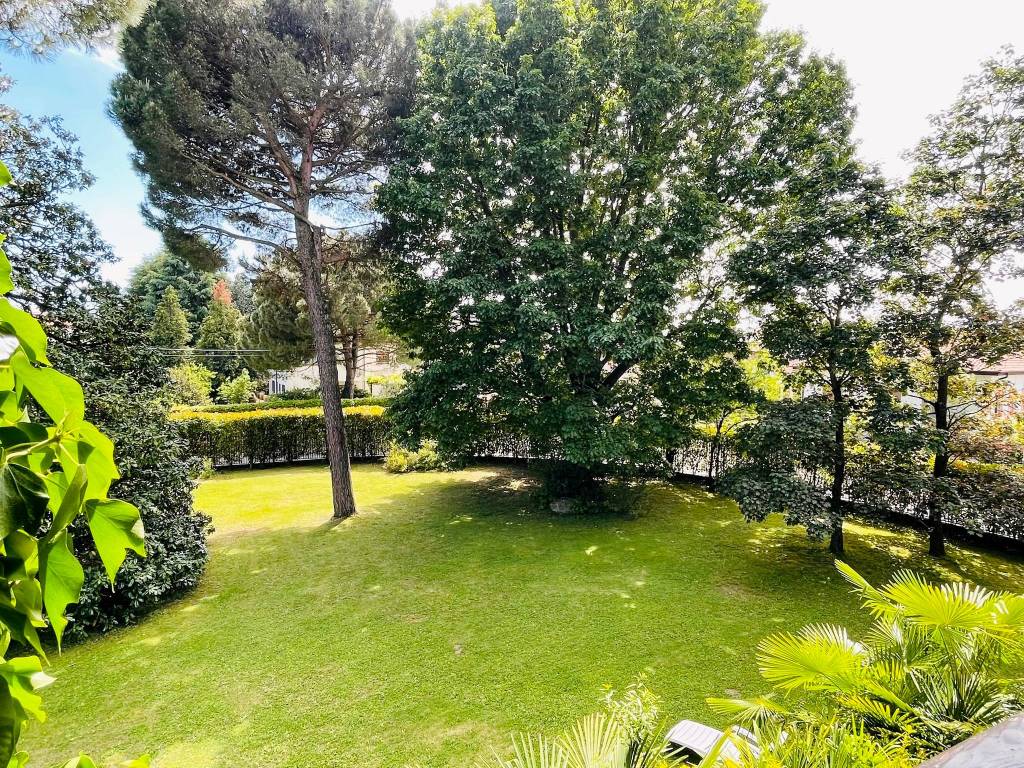 Villa unifamiliare, buono stato, 657 m², centro, merate