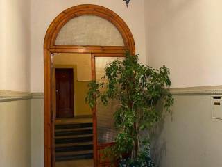 ingresso scale con decori marmo