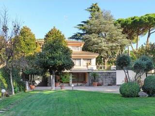 Foto - Vendita villa con giardino, Grottaferrata, Castelli Romani