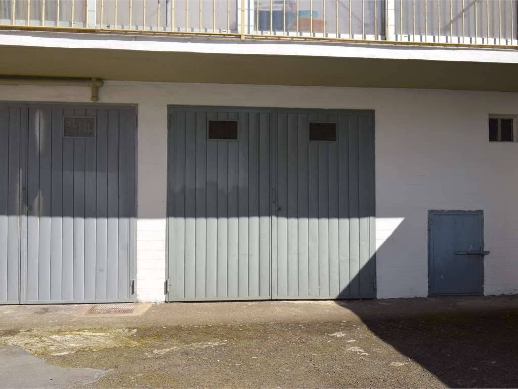 Garage - box via righi, 23, semicentro, vercelli