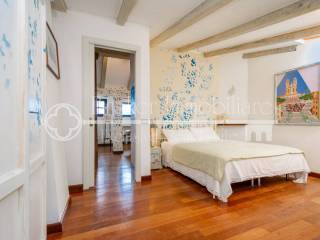 Prestigiosa villa vista mare in vendita in Liguria