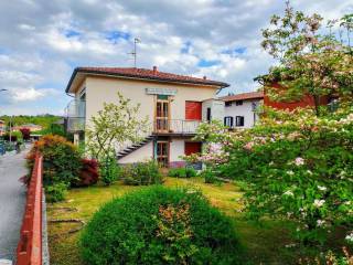 Foto - Vendita villa con giardino, Besozzo, Lago Maggiore