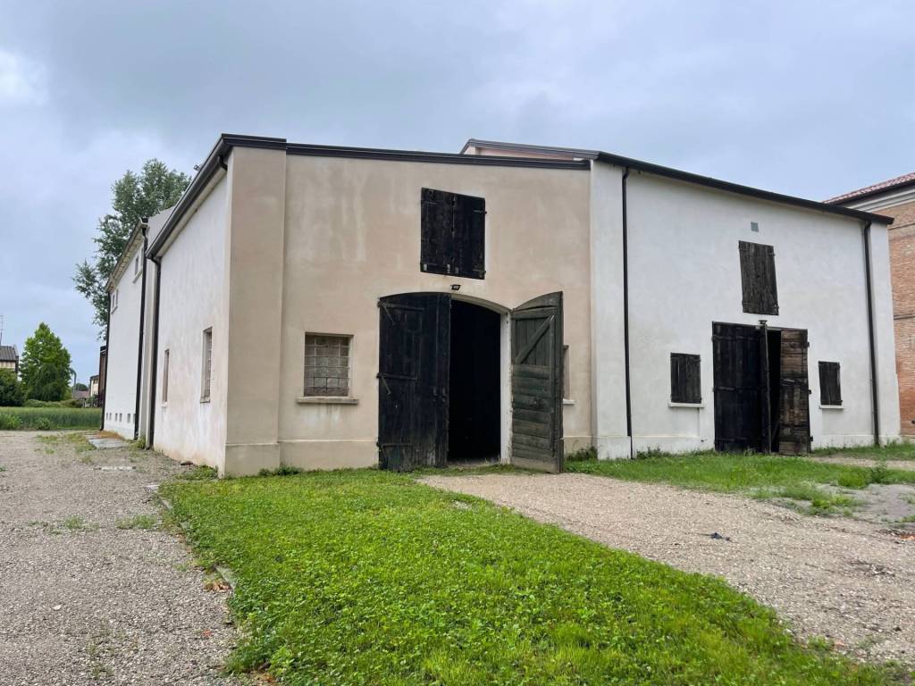 Magazzino - deposito via rizza, porotto - cassana, ferrara