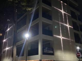 edificio by night