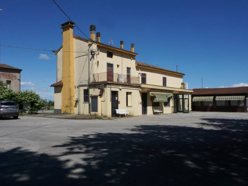 Attività commerciale frazione san faustino, 31, centro, fidenza